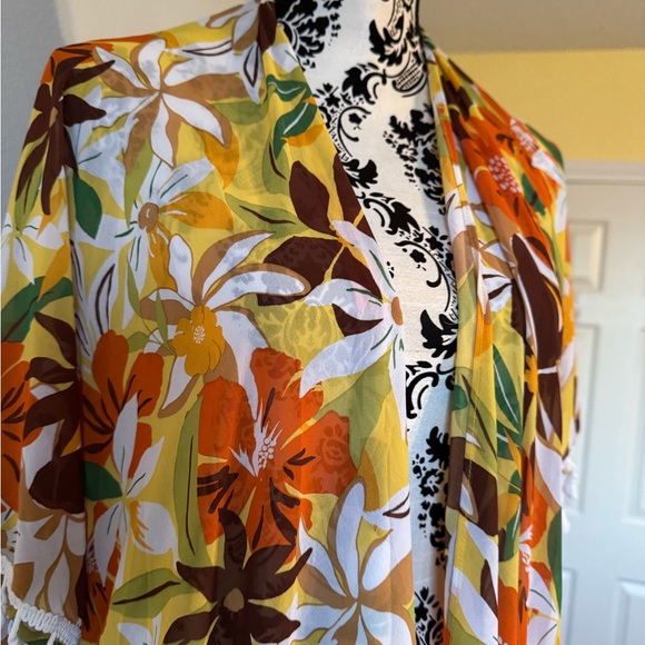 NWT Floral Kimono Cover-Up Size Small - Picture 10 of 11